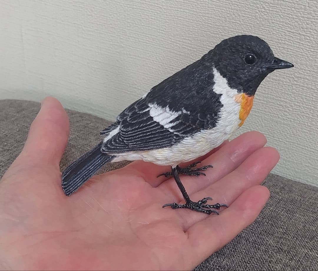 バードカービング　\"ノビタキ”