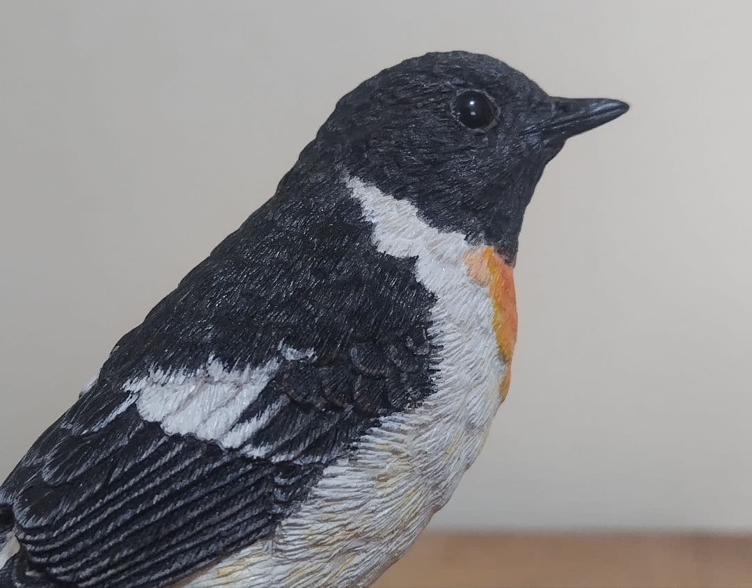 バードカービング　\"ノビタキ”