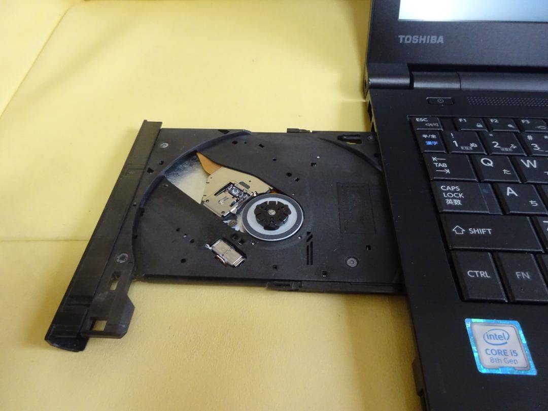 東芝 B65/M COREi5 8250U　SSD256G/8G/【難あり】