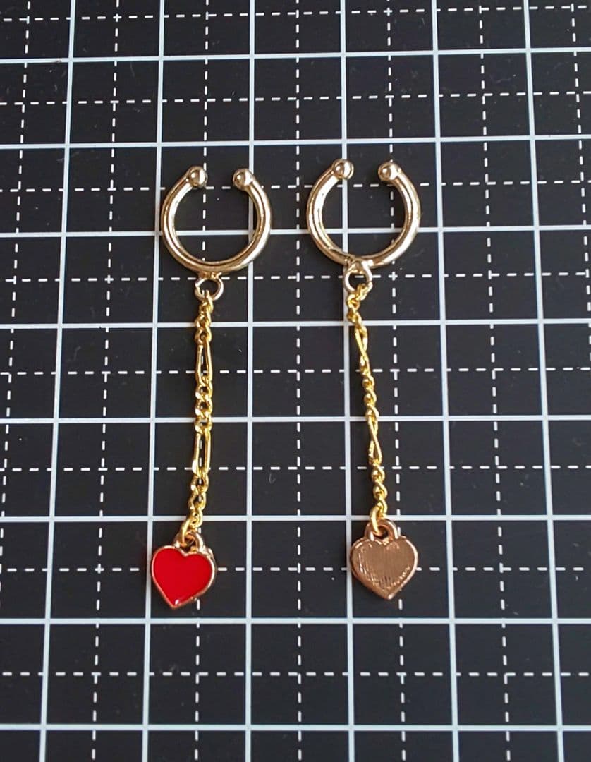 HM　イヤーカフ　ゴールド　ハート　レッド