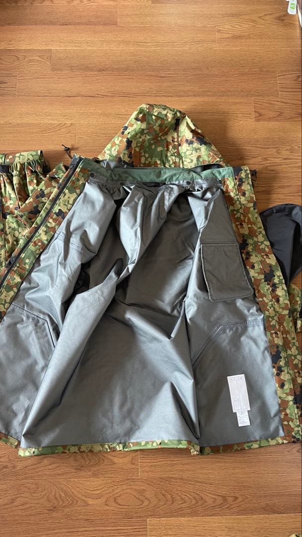 完美品/新品未使用 GORE-TEX 迷彩　雨具