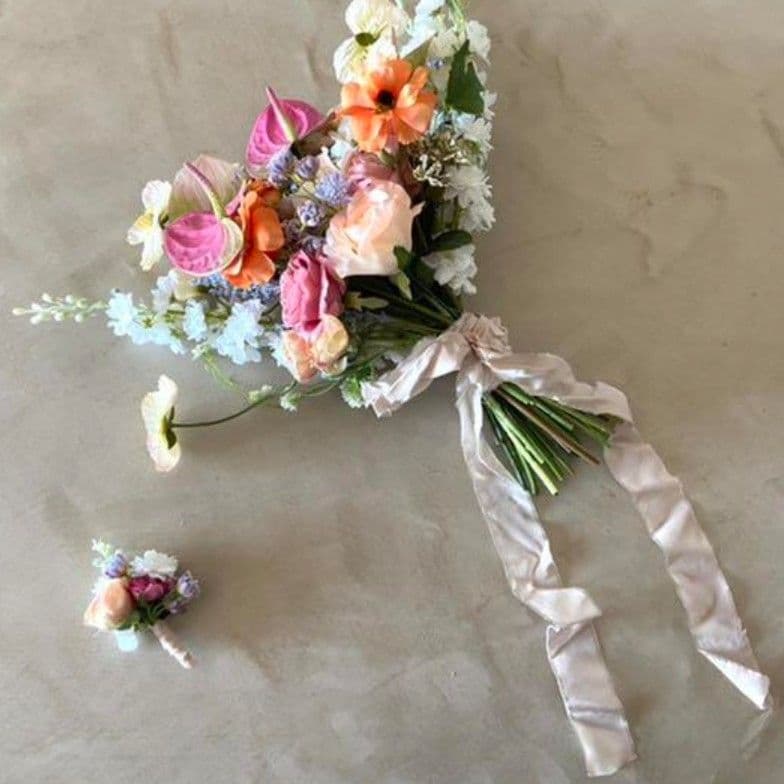 ウェディングブーケ　造花　アーティフィシャルフラワー　結婚式　ブートニアセット