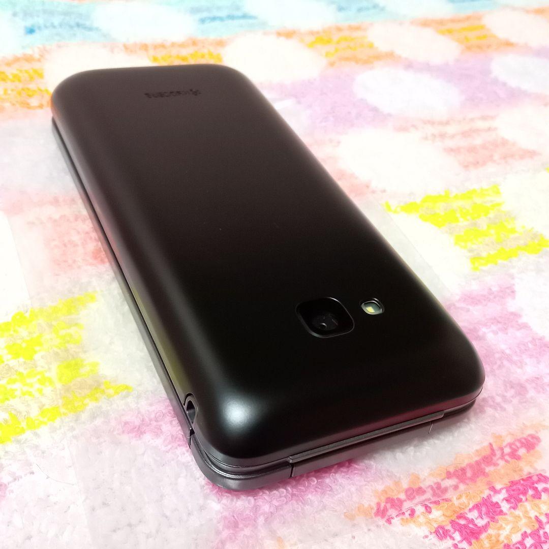 KYF39 GRATINA black 充電器セット 安心のメルカリ便 匿名配送