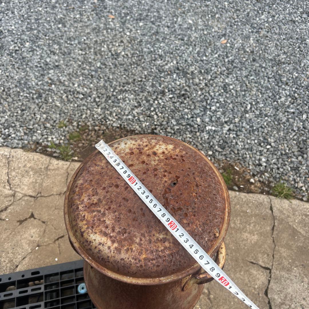レトロ￼ ヴィンテージ　ミルク缶　金属製　錆有　ガーデニング　庭飾りインテリア大