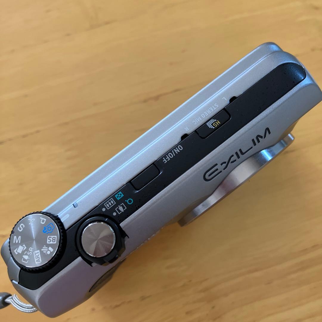 【ジャンク品】CASIO EXILIM EX-ZR400コンパクトデジタルカメラ