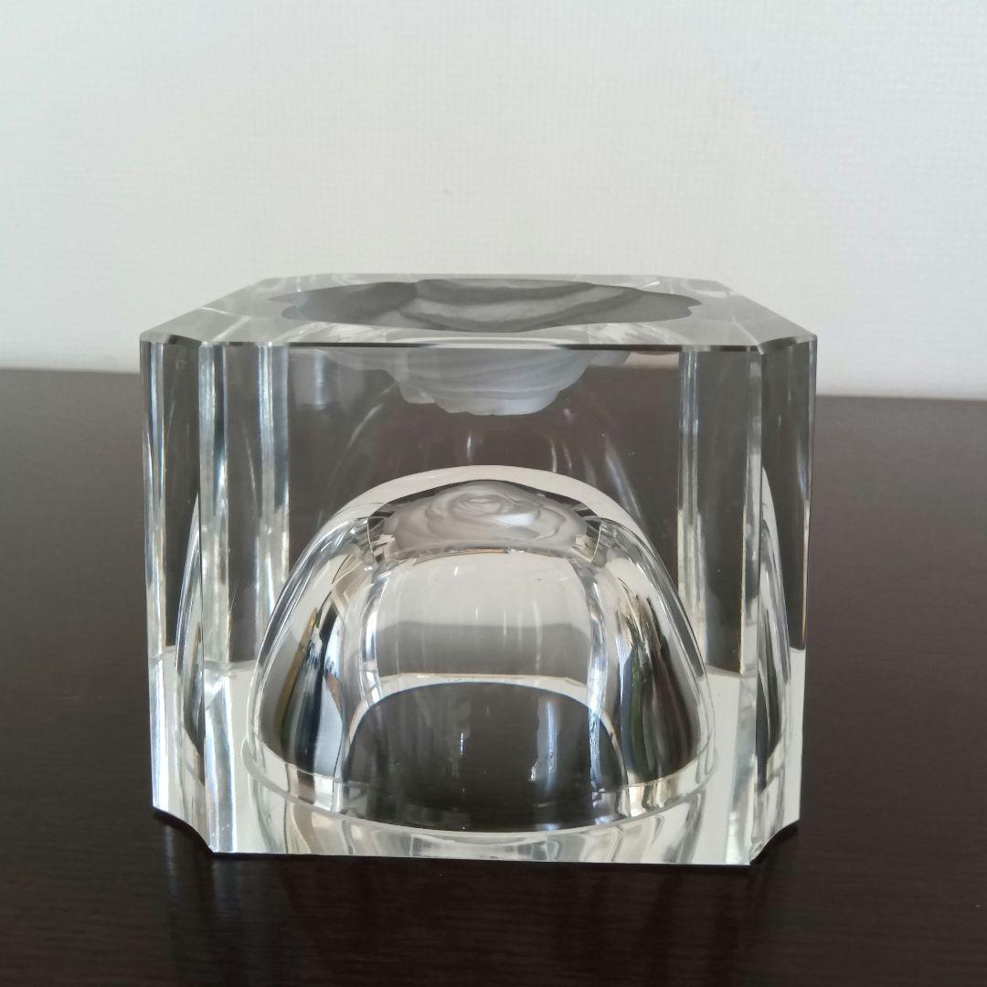 値下げ　クリスタル 浮きでる薔薇の彫刻が美しい置物・ボウル