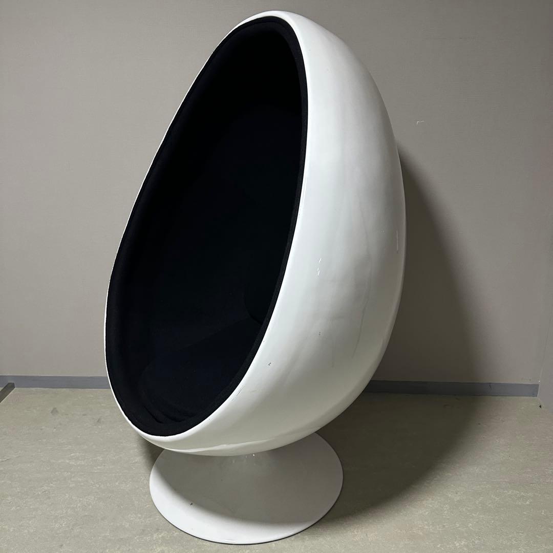 卵型 チェア ホワイト ブラック