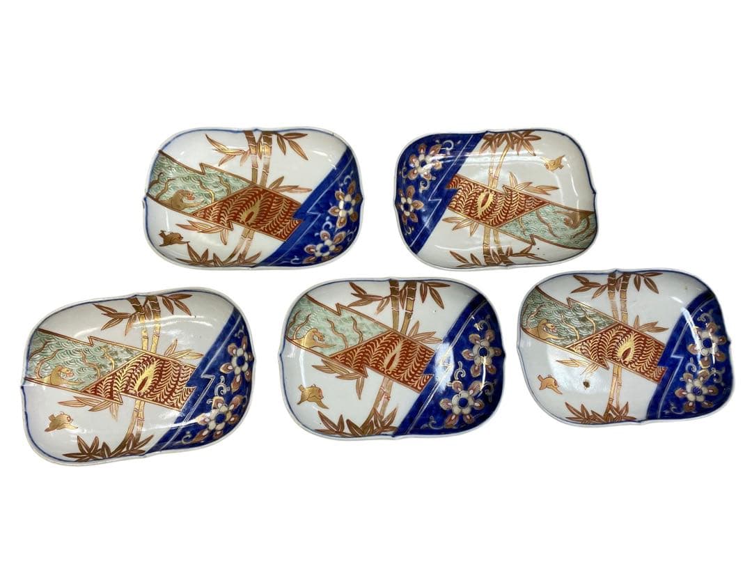 伝統的な青白陶磁器皿5枚セット　古伊万里　染付