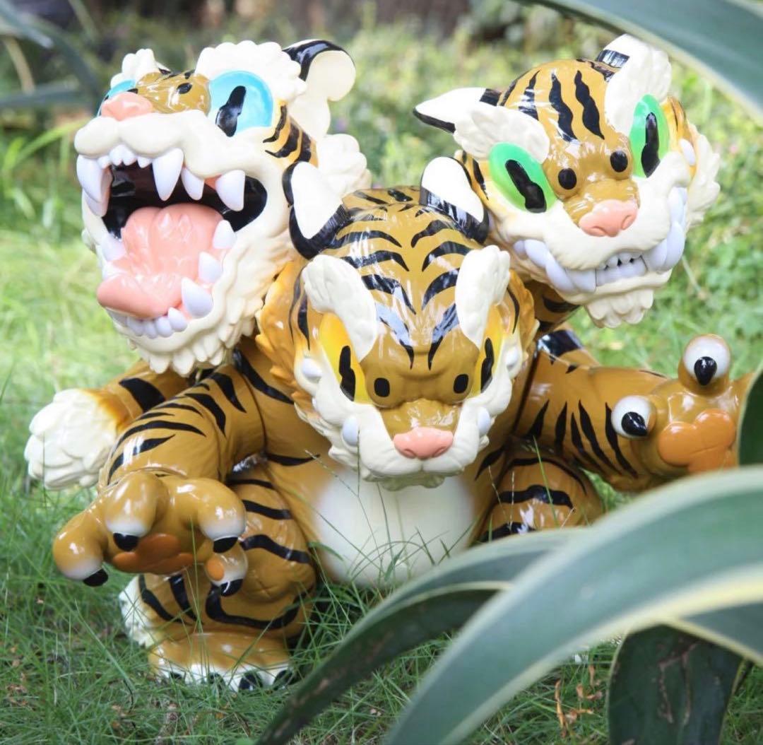 GRAPE BRAIN × STRANGECAT 三面猛虎 コショウ ソフビ