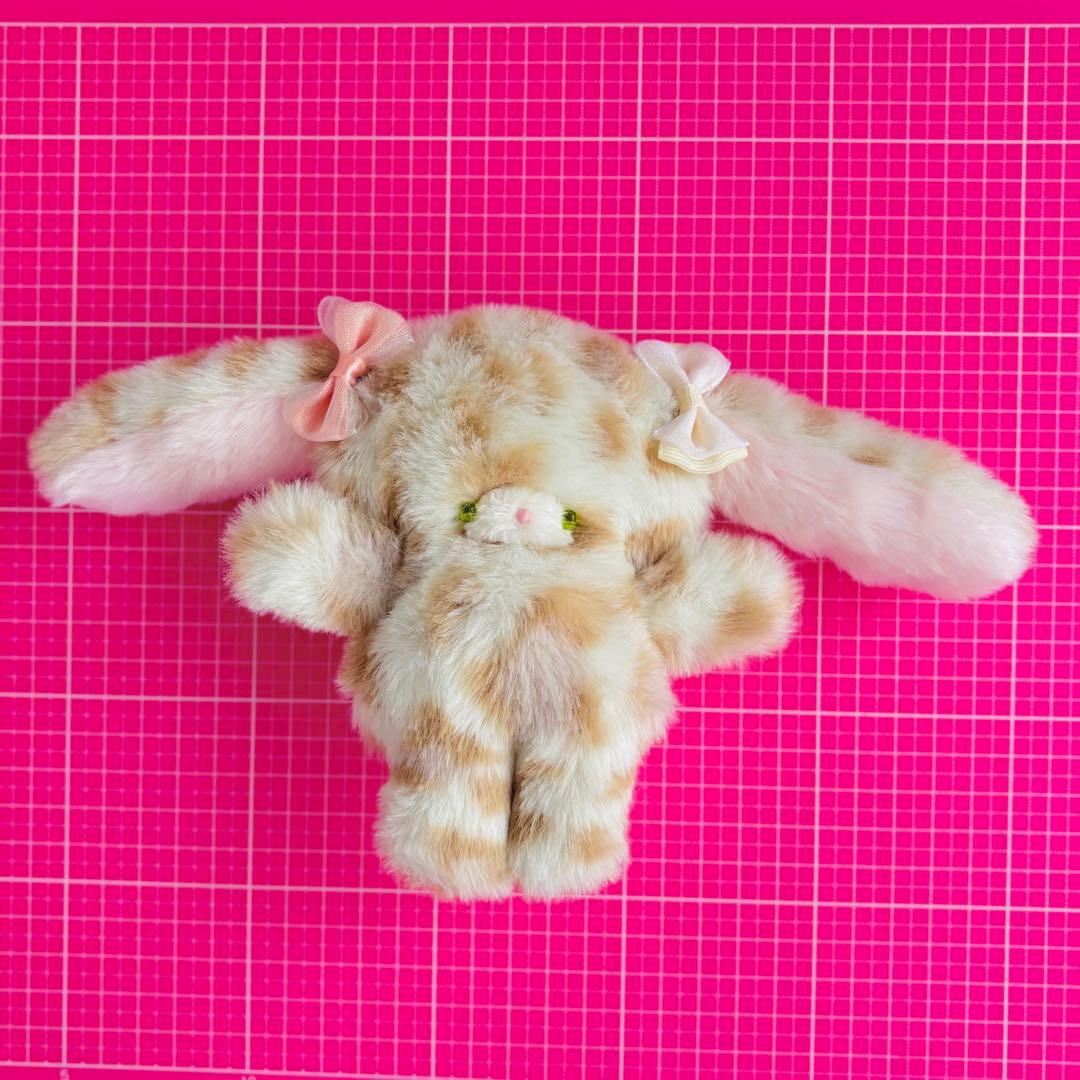 白ヒョウロップちゃん マスカットアイ 手のひらサイズ うさぎ のぬいぐるみ♡①