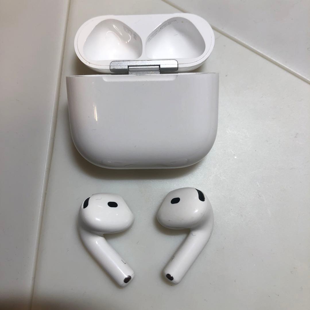 Apple AirPods 第4世代　ノイズキャンセリング付きなし