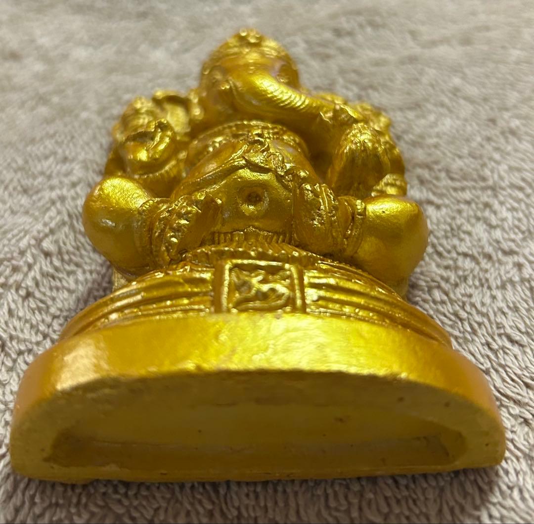 有名なガネーシャ　金色像　ヒンドゥー　12cm×3cm リトルインディア