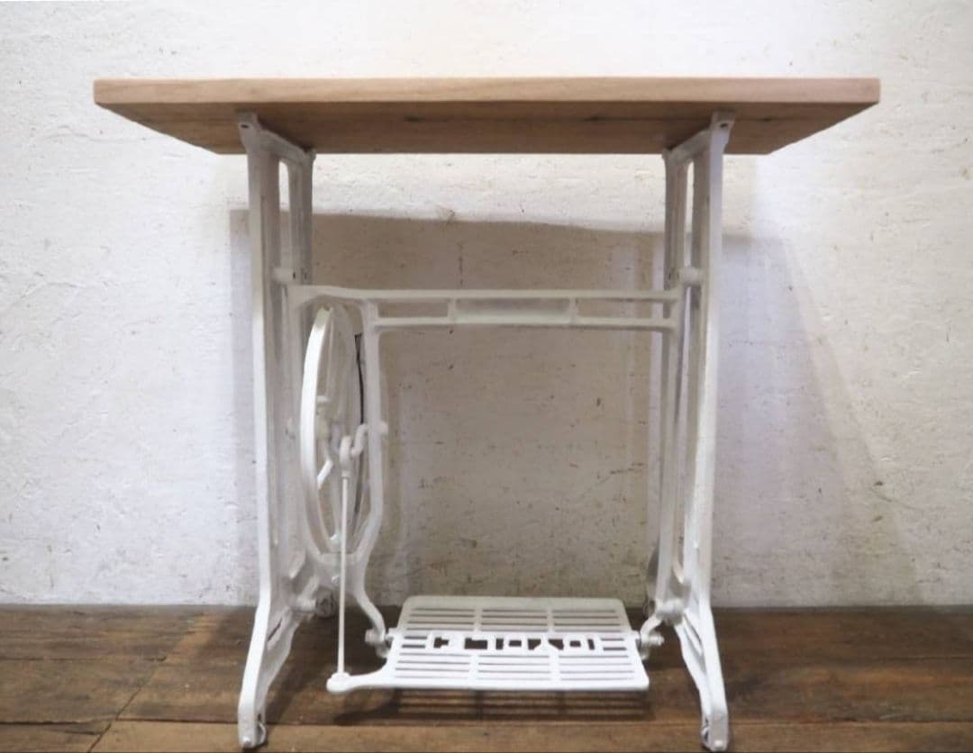 1065 白ペンキのミシンテーブル　デスク　学習机　レトロ　ビンテージ