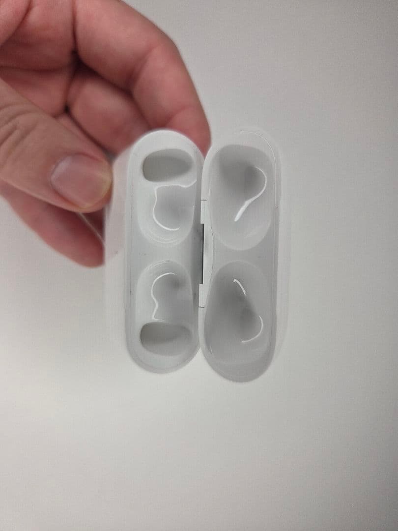 AirPods　(第2世代)　純正品