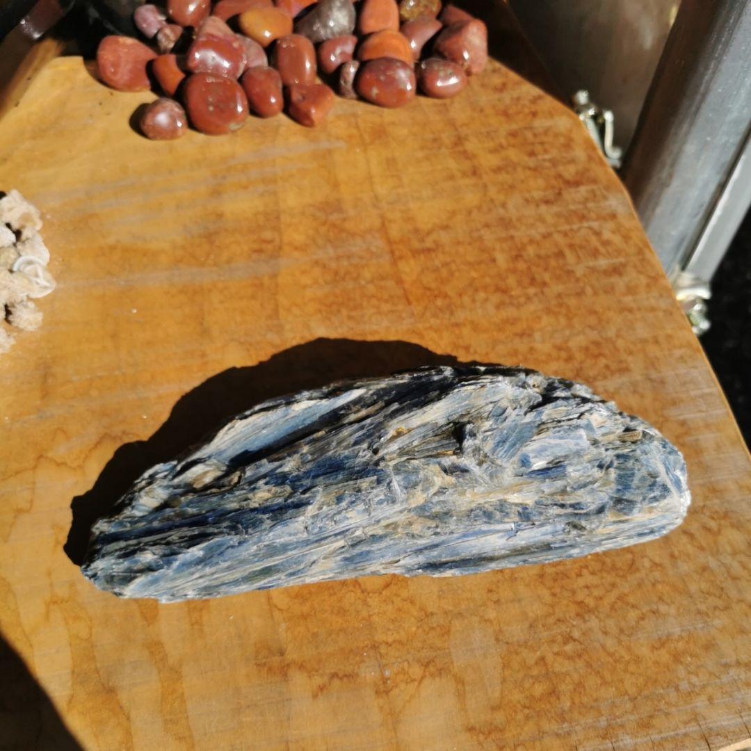 カイヤナイト　原石　1102　鑑賞石　石　置物　オブジェ　インテリア