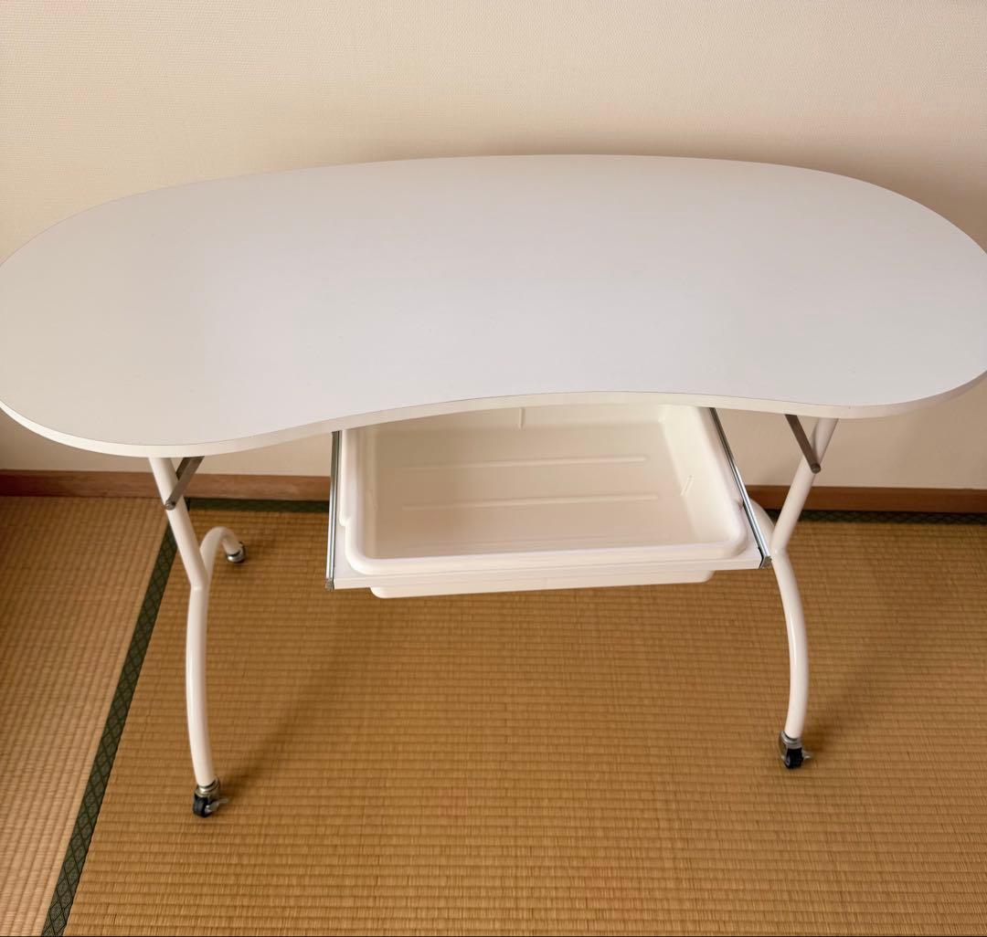 美品☆折りたたみネイルテーブル　折りたたみテーブル　高崎市手渡し¥5000