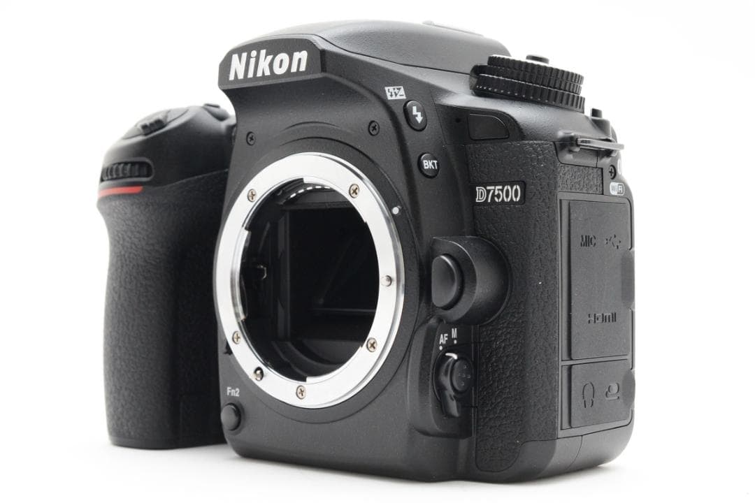美品 ニコン　Nikon D7500 ボディ 《ショット数 12592回》785
