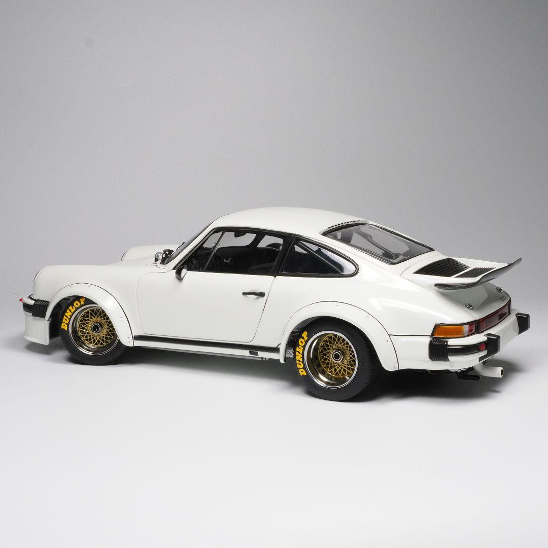 エグゾト 1/18 ポルシェ934RSR ホワイト EXOTO