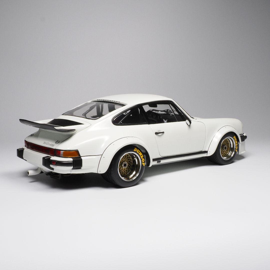エグゾト 1/18 ポルシェ934RSR ホワイト EXOTO