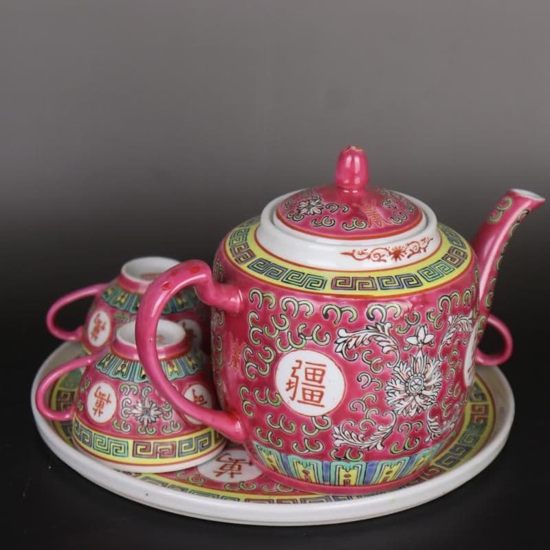 中国　景徳鎮　茶器セット紅彩万寿無疆紋の急須カバーです    新品未使用です