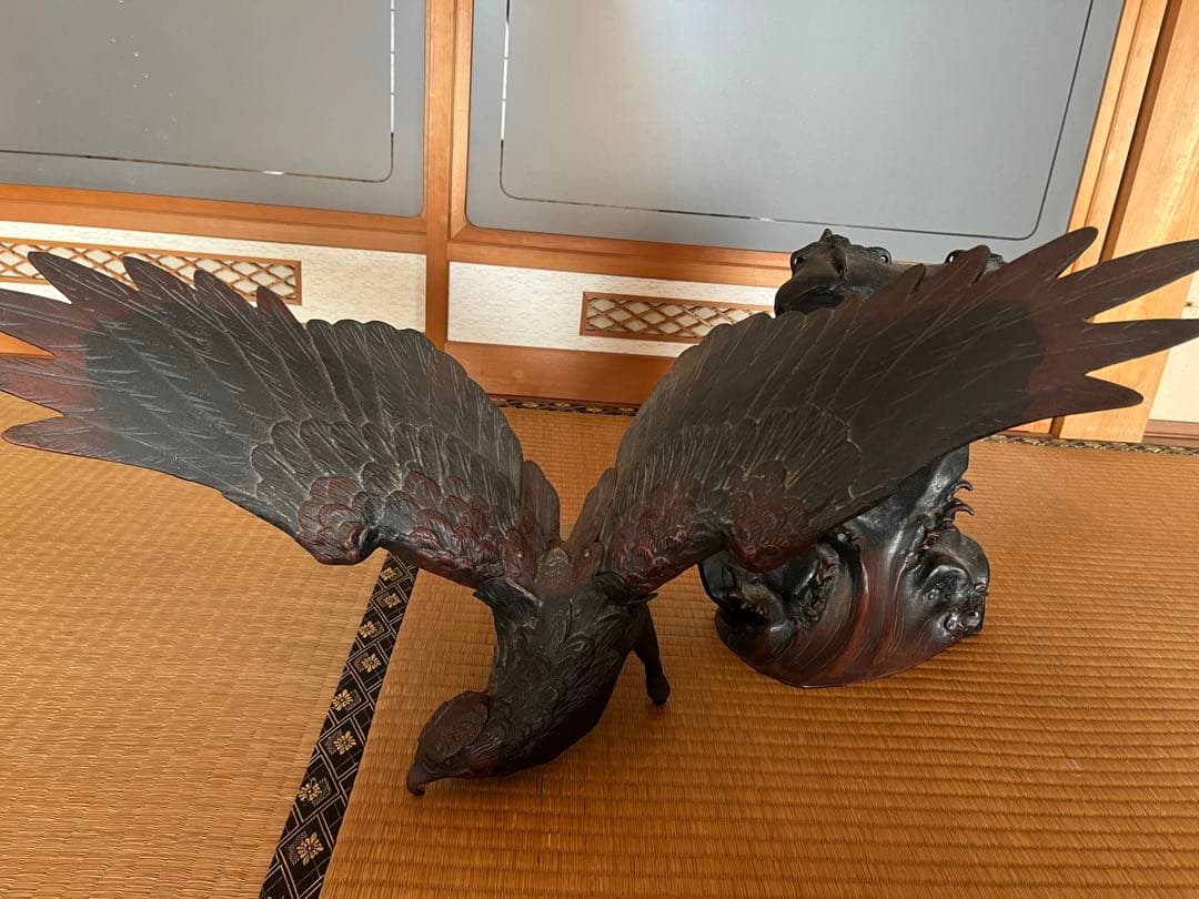 昭和の年代物　鷹の置物　高岡銅器？鉄器？
