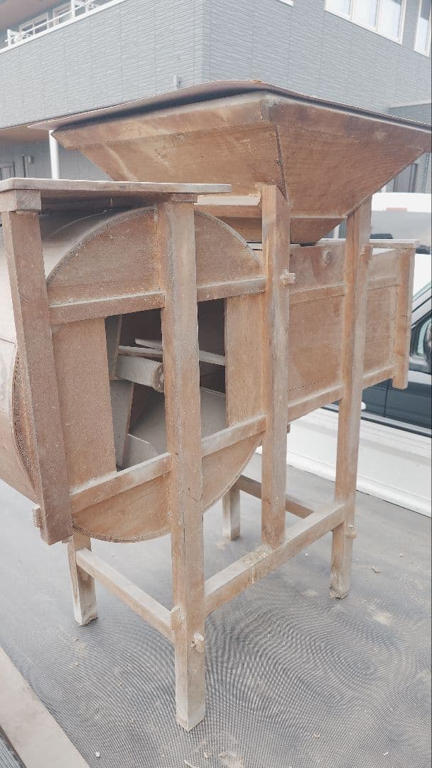 唐箕（とうみ）です。