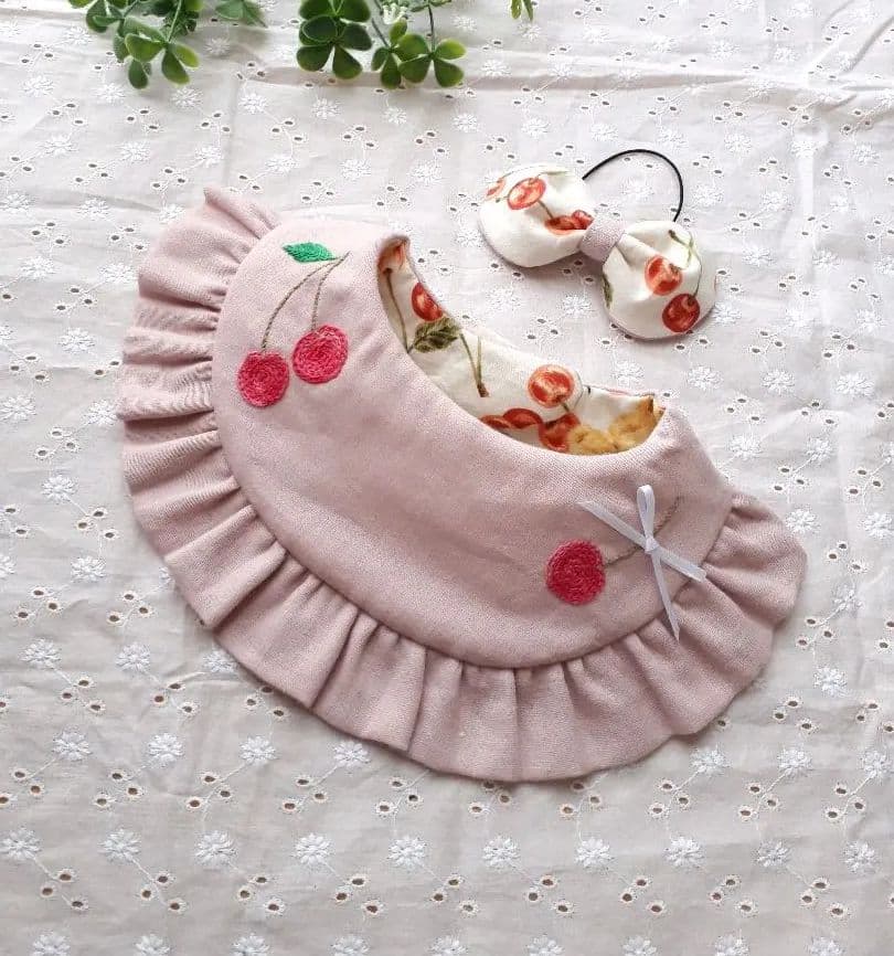 テディベア&チェリーのコロンとしたスタイ&コロンリボン(チェリー刺繍)