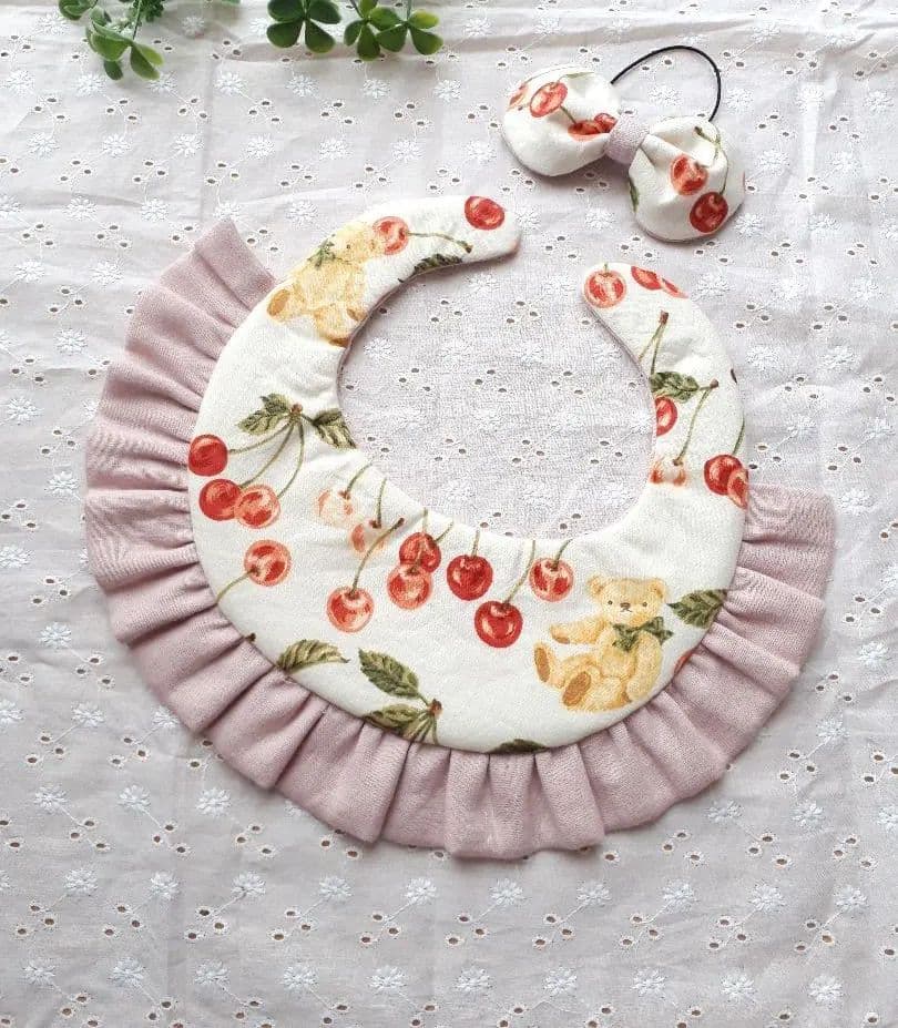 テディベア&チェリーのコロンとしたスタイ&コロンリボン(チェリー刺繍)