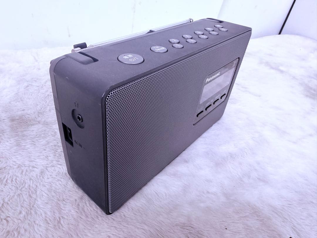 綺麗です♪ 2021年製 Panasonic RF-U180TV-K ラジオ