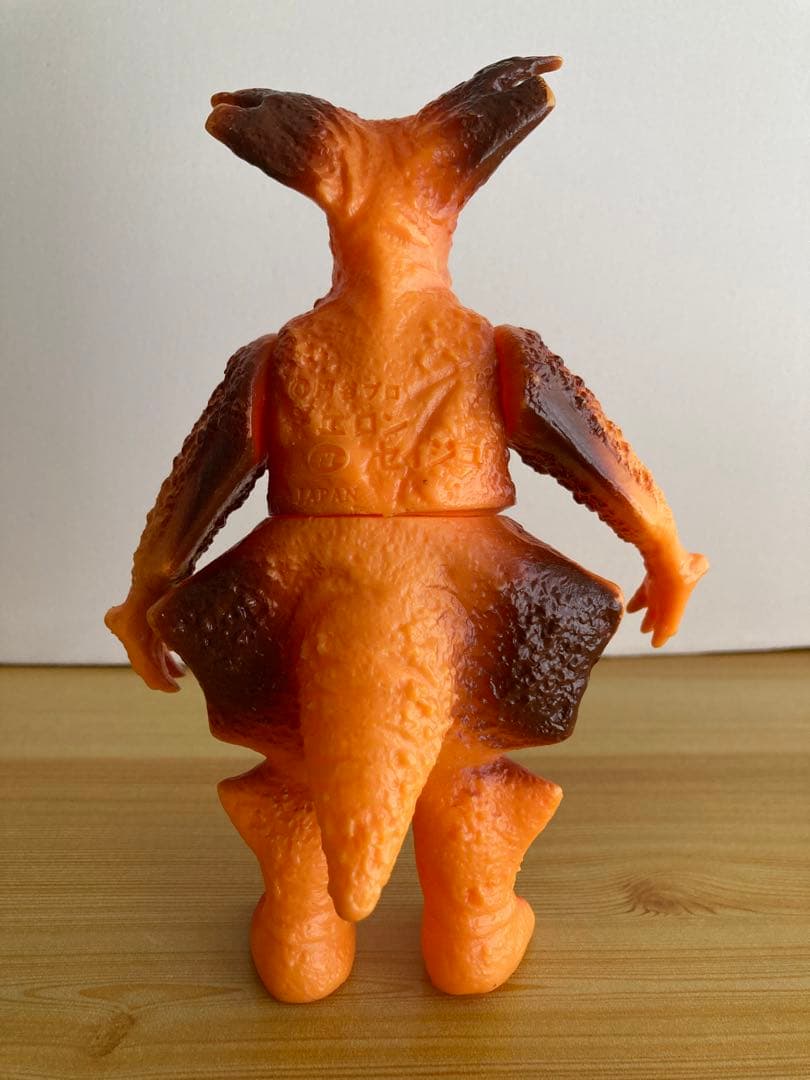 ギエロン星獣　ポピーキングザウルスシリーズ　ソフビ　ウルトラセブン