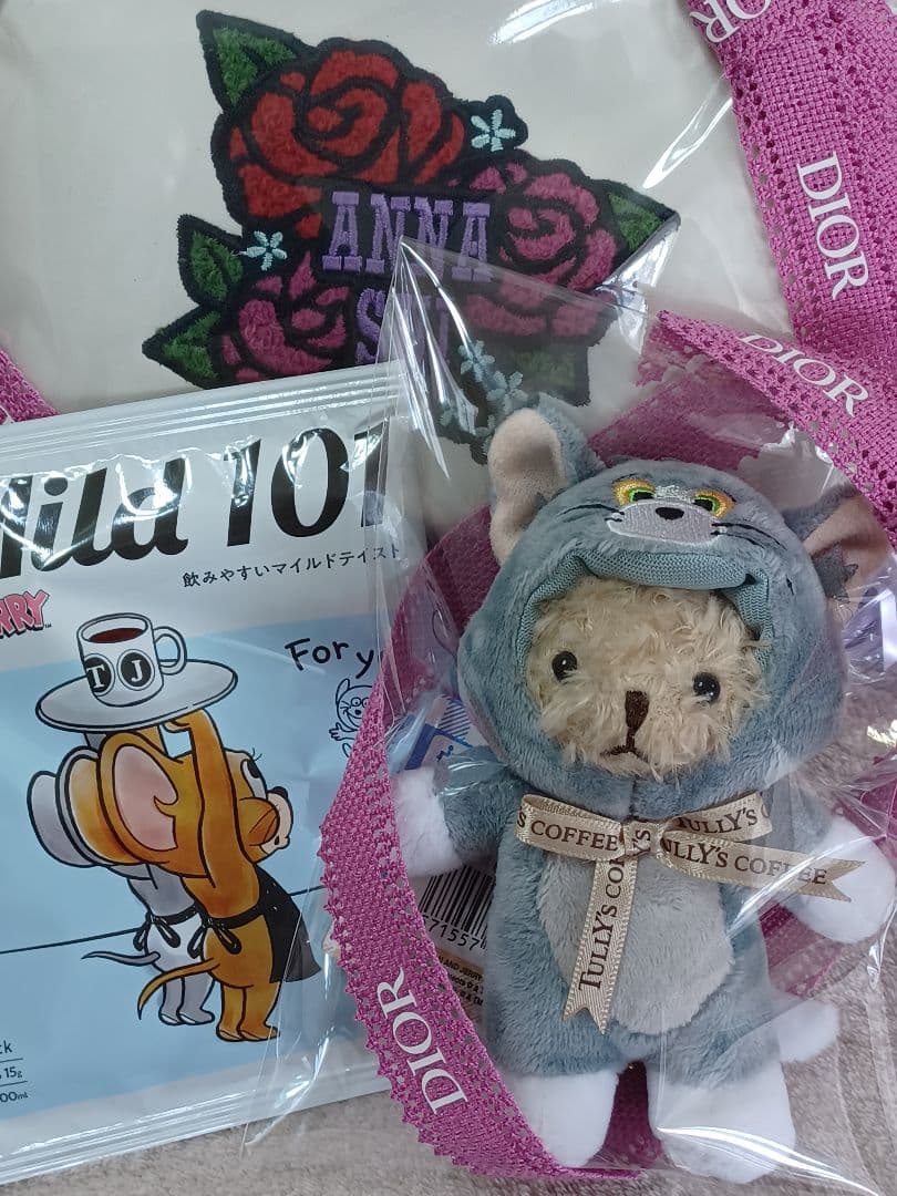 TULLY'S COFFEE トムベアフル& ANNA SUI ポーチ&コーヒー