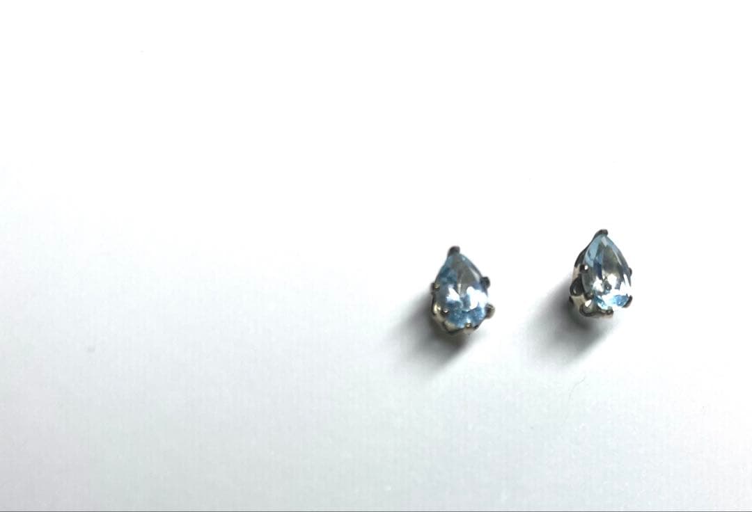 ピアス/天然石/11月誕生石/ブルートパーズ/ドロップ型ピアス/