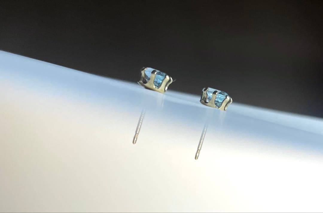 ピアス/天然石/11月誕生石/ブルートパーズ/ドロップ型ピアス/