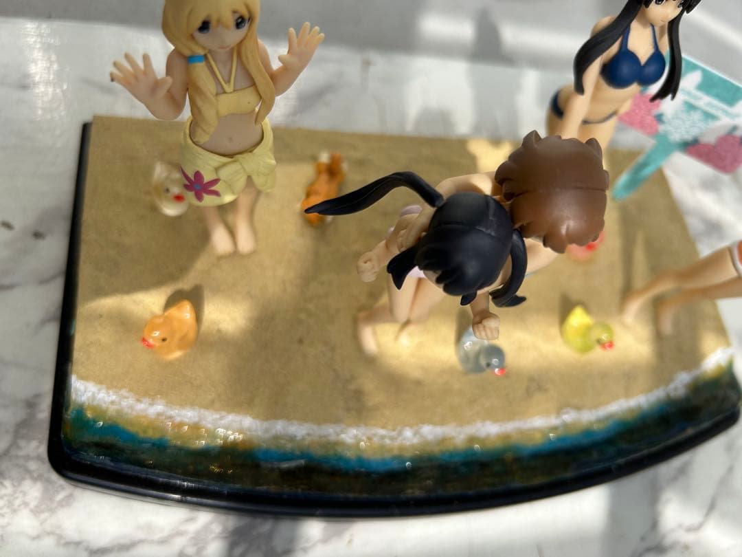 けいおん水着フィギュア5体自作砂浜ジオラマセット