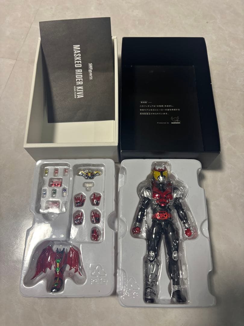 S.H.Figuarts（真骨彫製法）仮面ライダーキバ キバフォーム開封品