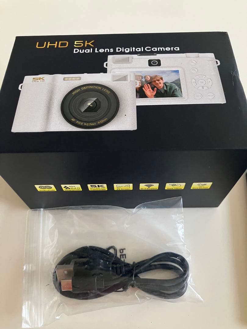 コンパクトカメラ　デジタルカメラ