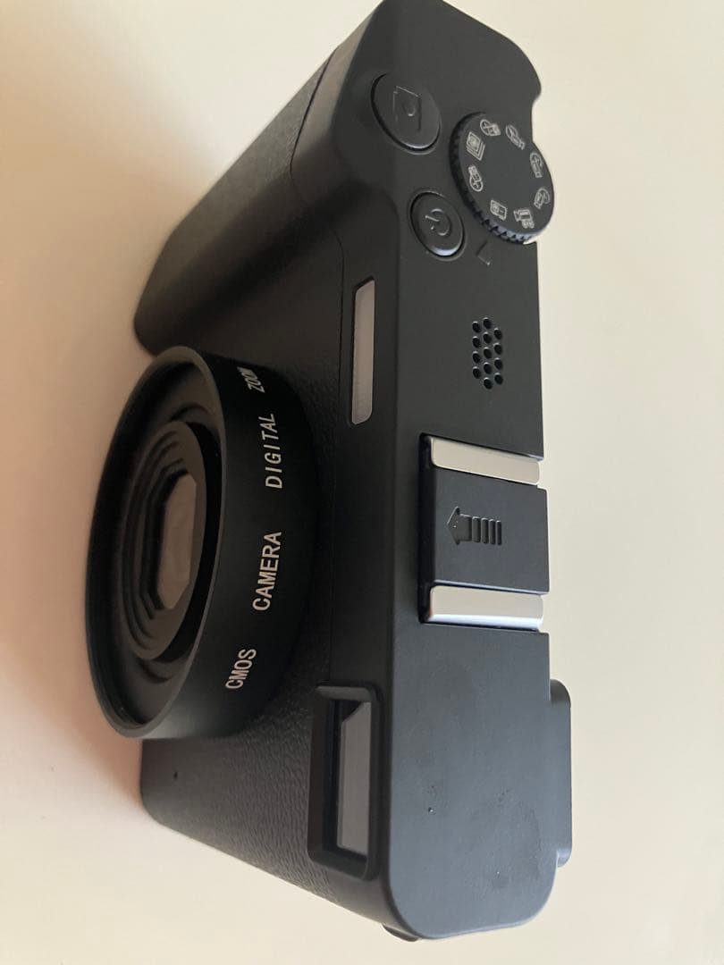 コンパクトカメラ　デジタルカメラ