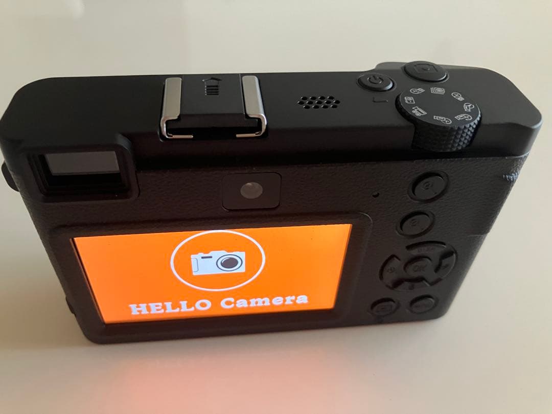 コンパクトカメラ　デジタルカメラ