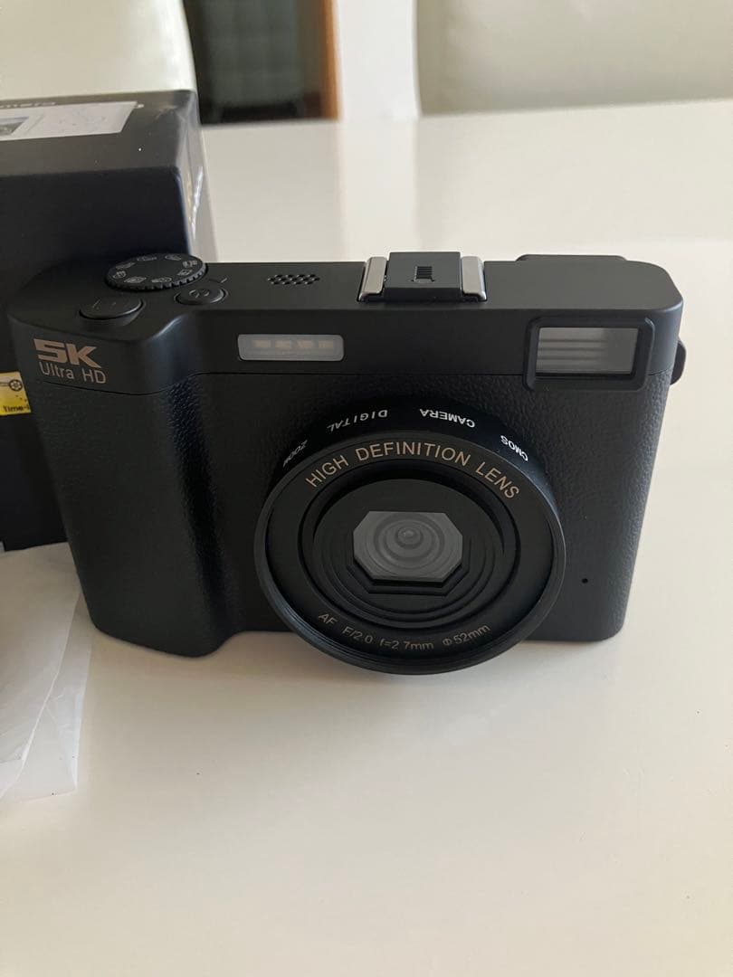 コンパクトカメラ　デジタルカメラ