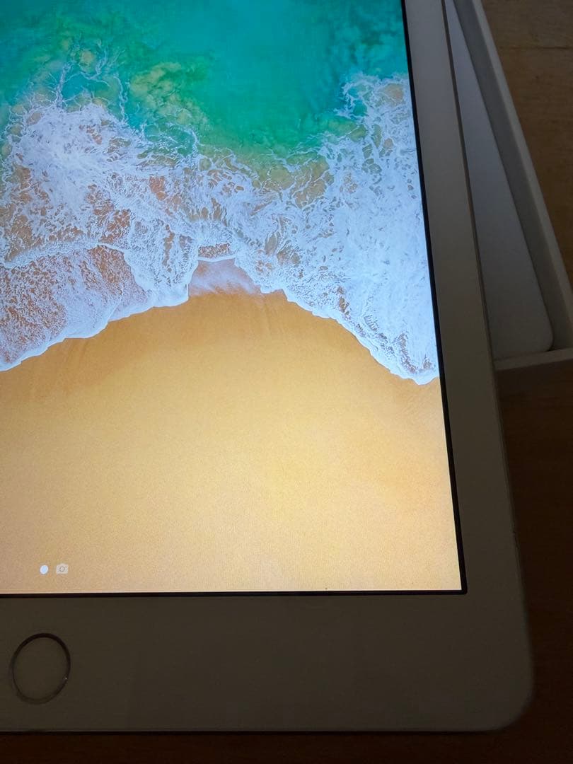 Apple iPad 5世代 32GB シルバー 箱あり 本体