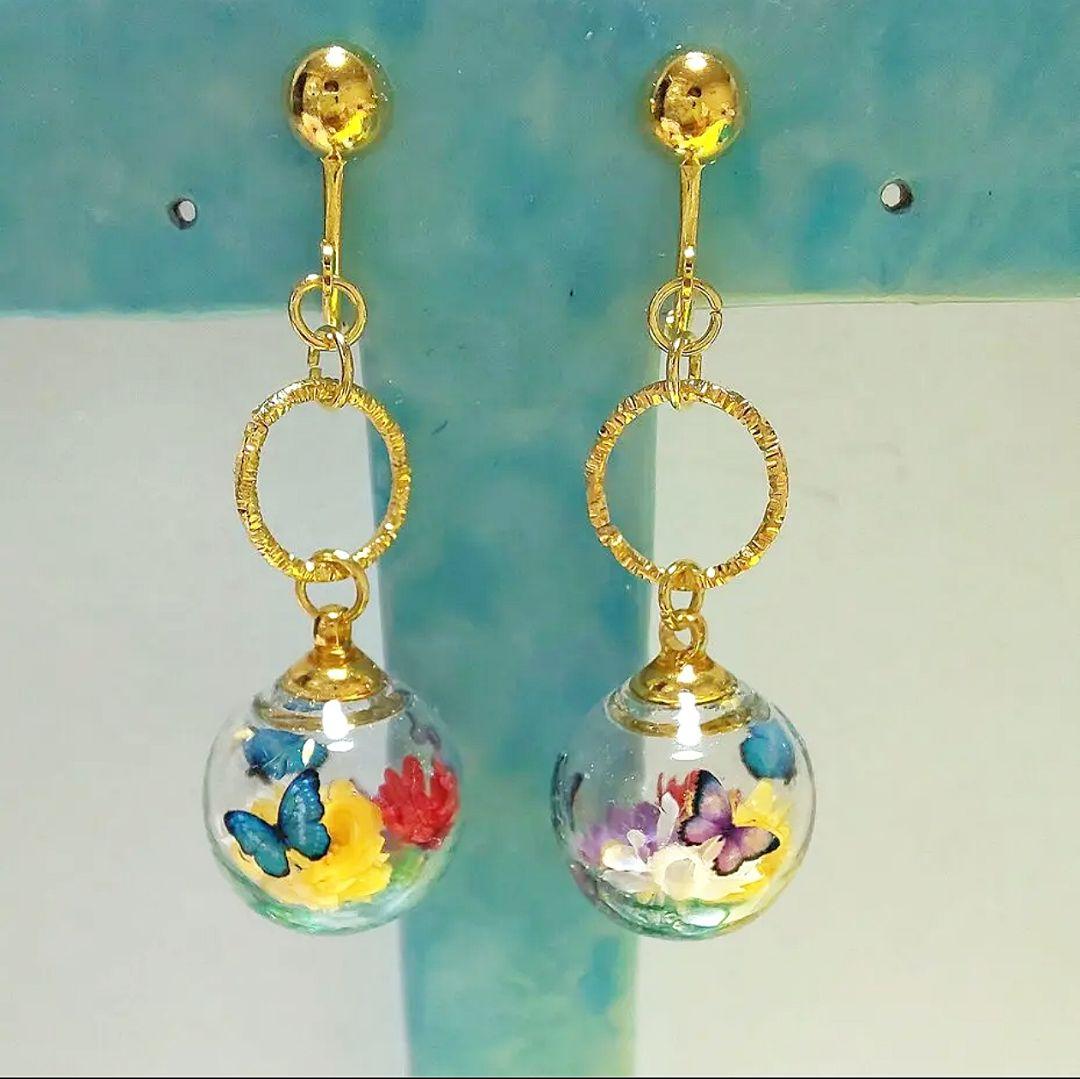 【356】ガラスドームとスターフラワーのイヤリング／ピアス