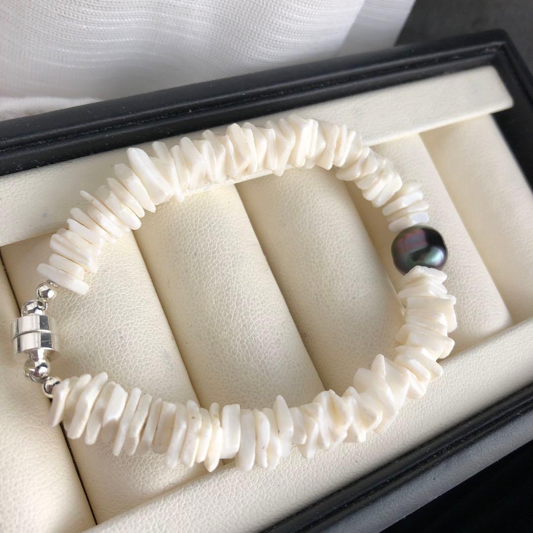 新作　黒蝶タヒチパール　白シェル手作りブレスレット