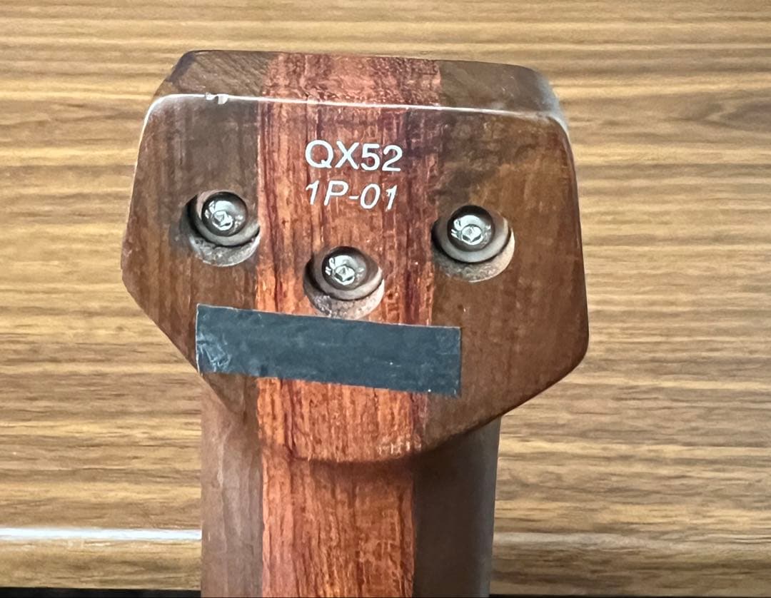 Ibanez QX52 BKF ヘッドレスギター