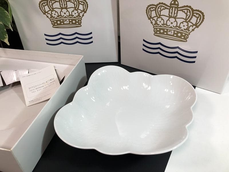 新品未使用品☆ロイヤルコペンハーゲン　ホワイトパルメッテ　フラワーボウルｘ2