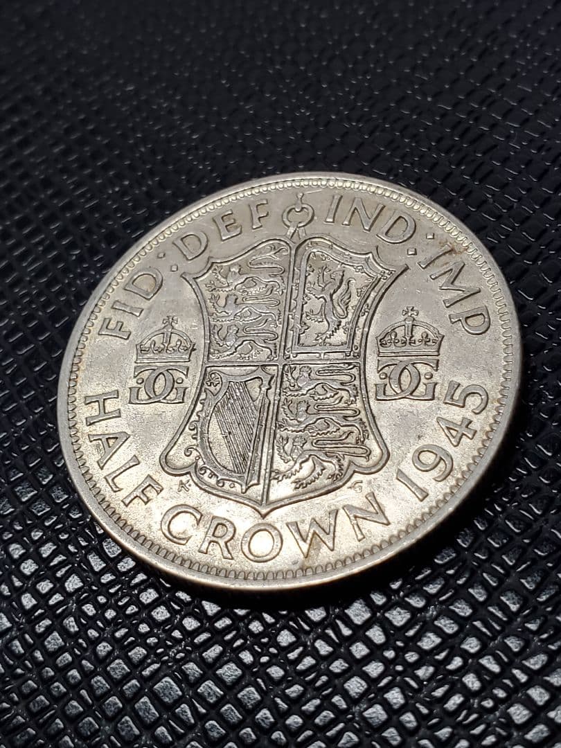 2092.　銀貨　美品　1945年　イギリス　ジョージ6世　ハーフクラウン