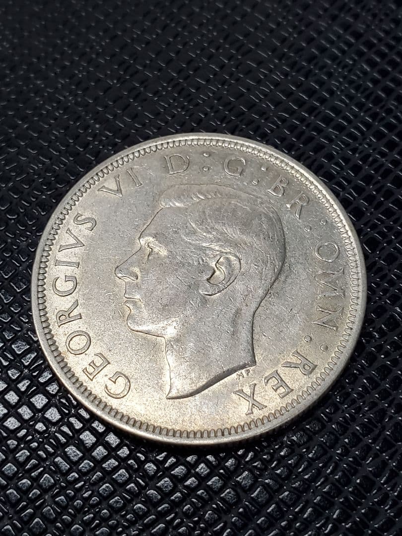 2092.　銀貨　美品　1945年　イギリス　ジョージ6世　ハーフクラウン