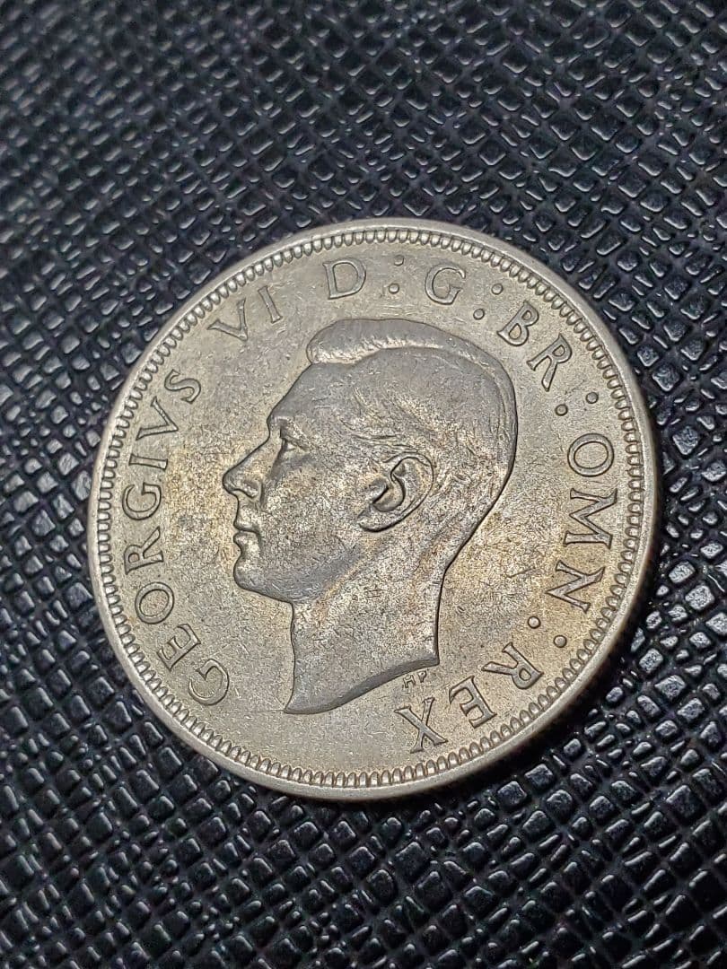 2092.　銀貨　美品　1945年　イギリス　ジョージ6世　ハーフクラウン