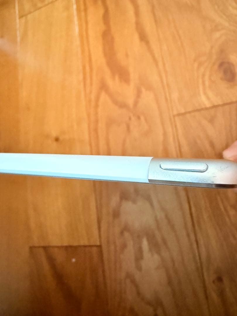 超美品☆iPad Air2 Wi-Fi+Cellular simフリー　32GB