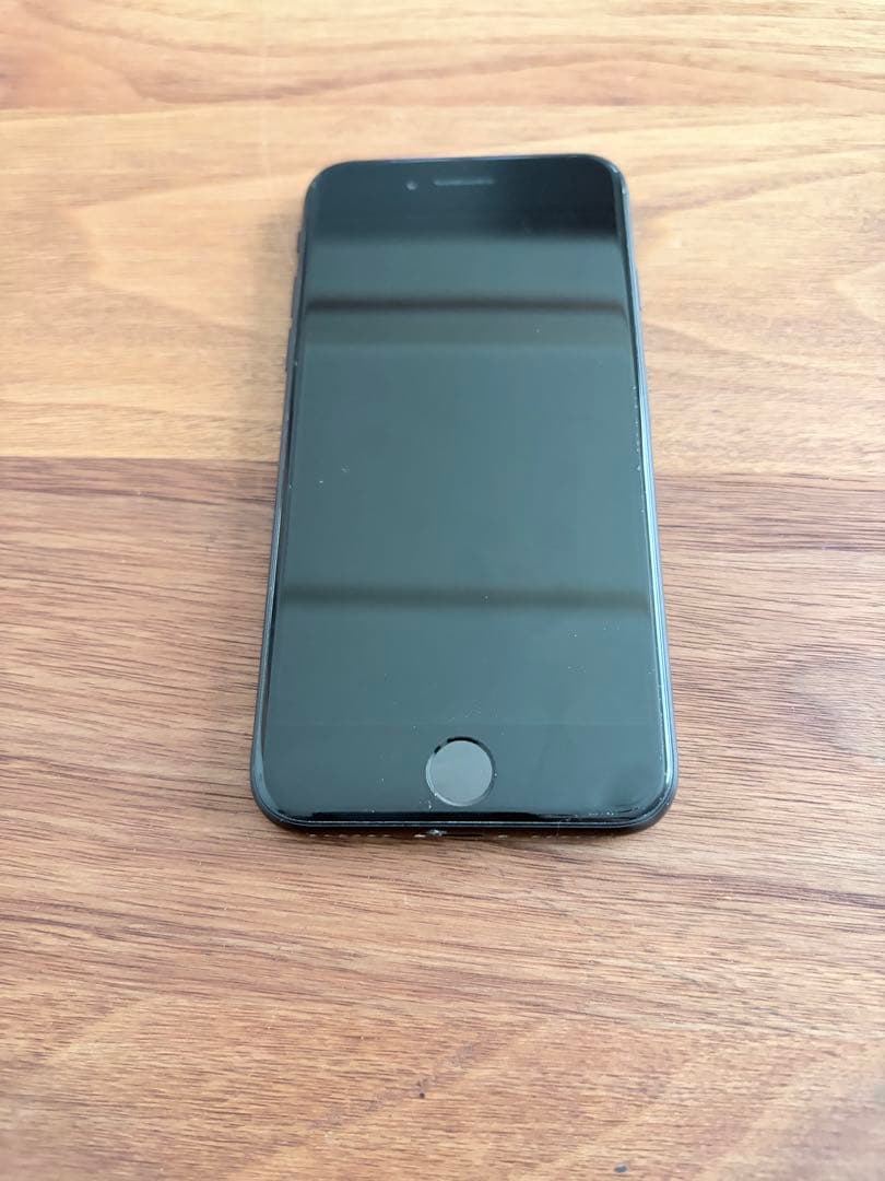 Apple iPhone SE 2 ブラック本体　綺麗です