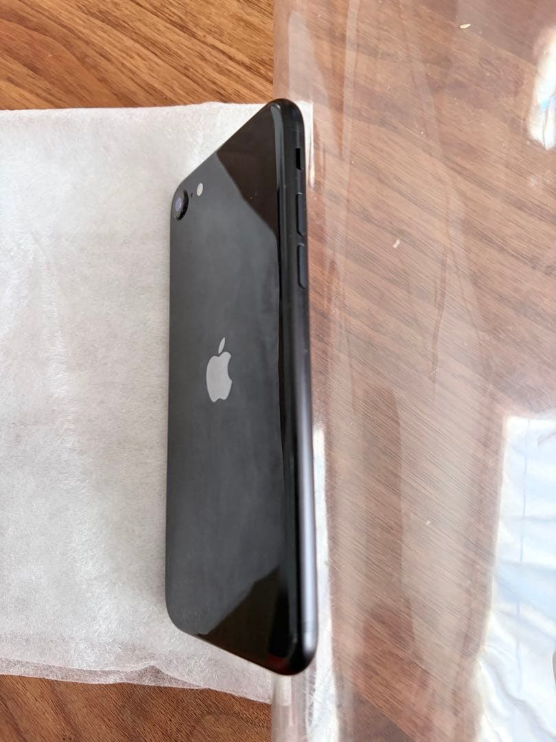 Apple iPhone SE 2 ブラック本体　綺麗です